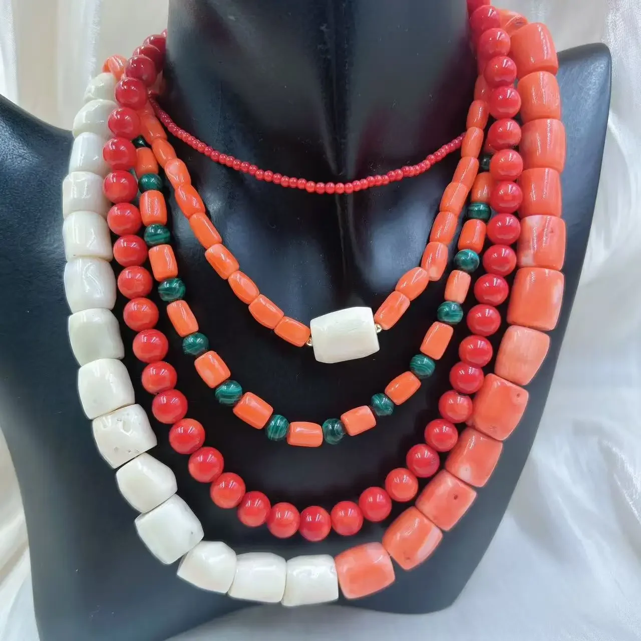Freshwater Line - Orange Red Vintage Round Natural Sea